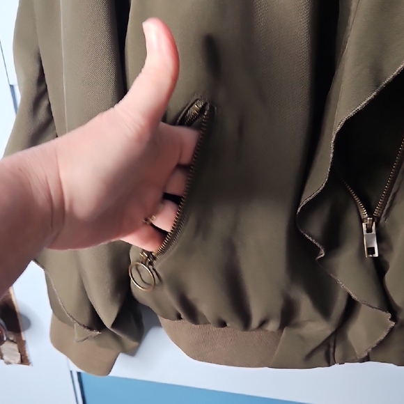 Who What Wear Women’s Khaki Bomber Jacket With Ruffle Detail Large - Picture 4 of 10